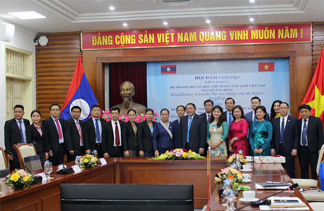 Strengthening extensive cooperation in culture, sports and tourism between Vietnam and Laos